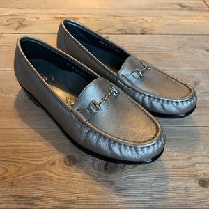 NWOT Dark Silver SAS Loafers